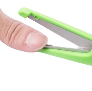 กรรไกรสเตนเลสสตีลพร้อมใบมีดปลายแหลมเพื่อความปลอดภัยเครื่องเขียนชิ้นแรกสำหรับนักเรียนเด็กเล็ก - Product Image 1