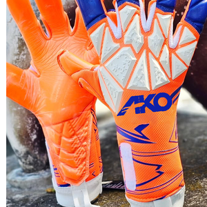 Guantes de portero profesionales Super Soft Grip, espuma de látex alemana de 4 mm, cierre de gancho y bucle, diseño híbrido, inyección 3D con Ako - Product Image 1