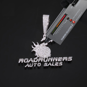 Collar de lujo con colgante de Jesús de moissanita para hombre, estilo hip hop, con micro pavé de piedras, ideal para fiestas y regalos. - Product Image 1