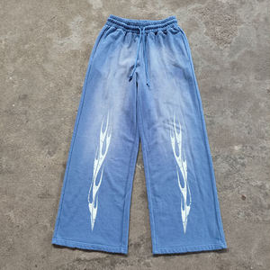 Pantalon de survêtement ample personnalisé, délavé à l'acide, avec ourlet troué, coupe évasée, style vintage streetwear, effet soleil délavé pour homme - Product Image 1