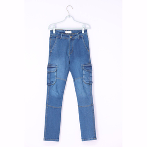 Jeans en denim délavé minimaliste moderne pour hommes, avec détail de poche avant pour pièces de monnaie, poches arrière, coupe droite, ensembles de pantalons - Product Image 3