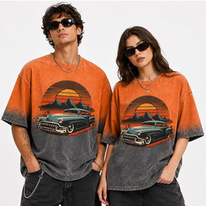 เสื้อยืดเทอร์รี่แขนสั้นทรงปกติสำหรับผู้ชายสไตล์วินเทจ คอกลม ผ้าฝ้าย พิมพ์ลายไล่เฉดสี ดีไซน์รถคลาสสิกยามพระอาทิตย์ตก พิมพ์ลายแบบ Acid Wash - Product Image 5