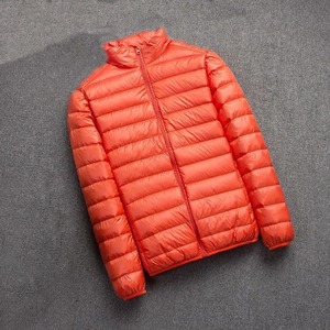 Veste matelassée en duvet de haute qualité avec logo de marque personnalisé pour femmes, veste matelassée épaisse en duvet pour femmes, veste matelassée à fermeture éclair intégrale - Product Image 4