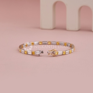 Brazalete de Diamantes de Oro Sólido de 10K, 14K y 18K con Diseño Elegante, Forma Princesa y Radiante, Diamantes Creados en Laboratorio para Saplier - Product Image 4