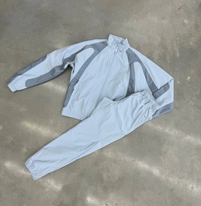 Manufacturer Custom Design Men's High Quality Plain Nylon Windbreaker Tracksuit <b>Set</b> - Product Image 5