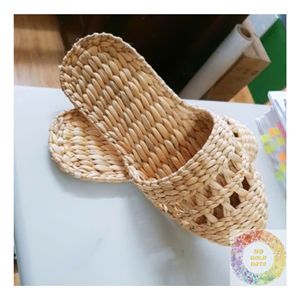 Pantoufles en jacinthe d'eau naturelle de qualité supérieure, tissées à la main, chaussures d'intérieur écologiques, fournisseur vietnamien, vente en gros, export en vrac - Product Image 2