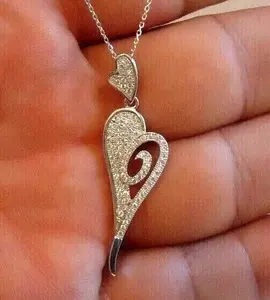 Collar con Colgante de Corazón con Incrustaciones de Diamantes para Mujer, Chapado en Oro, Moissanita, Collar Romántico con Forma de Corazón, Joyería de Moda, Regalo para Ella - Product Image 2