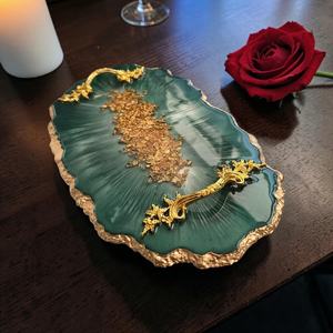 Plateau de service de luxe en résine verte, fait main, motif feuille d'or, vaisselle de cuisine, passe au lave-vaisselle, décoration moderne de luxe pour la maison, mariage - Product Image 6
