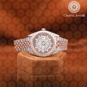 นาฬิกาข้อมือผู้ชาย Charm ขนาด 40 มม. ระบบจักรกล สแตนเลสสตีล หน้าปัดอนาล็อก ประดับเพชร พร้อมปุ่มกดแบบซ่อน ดีไซน์ทันสมัย - Product Image 4