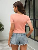 Kadınlar İçin Kırpılmış Tişört Şeftali Rengi Kısa Kollu Normal Kalıp Jersey Kumaş Çevre Dostu Günlük Moda Üst