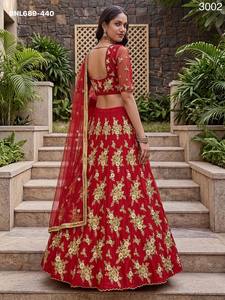 ชุดเลเฮนกา-โชลีสีแดงปักลายดอกไม้ด้วยด้ายซารีคุณภาพเยี่ยมแบบใหม่ ผลิตจากอินเดียโดยผู้ผลิตชั้นนำ - Product Image 5