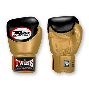 นวมชกมวยไทย MMA สีขาว/ดำ รุ่น Twins ทำมือ หนังวัวแท้ แบบรัดตีนตุ๊กแก ปิดนิ้วเต็มรูปแบบ สำหรับฝึกซ้อม - Product Image 4