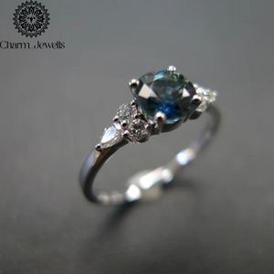 แหวนหมั้นผู้หญิง Charm_Jewells ชุบทองคำขาว 18K ประดับเพชรโมอิสซาไนต์ทรงคุชชั่น ดีไซน์คลาสสิคแบบหนามเตย พร้อมใบรับรอง IGI - Product Image 1