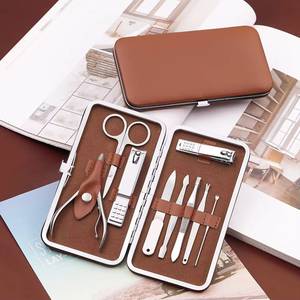 Kit de manucure en acier inoxydable de haute qualité 7 en 1 avec étui, outils de manucure portables et durables pour adultes, style classique - Product Image 2