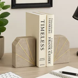 Porte-livres en marbre beige Art Déco de luxe avec accent doré, pierre naturelle géométrique pour la décoration de la maison, du bureau ou des étagères - Product Image 1