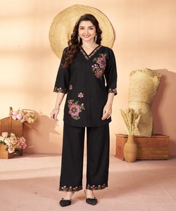 <b>Women</b> Black <b>Kurta</b> Set With Floral Embroidery Loose Fit Casual Wear India Pakistan Style Cotton Traditional 86775 DIVA-176 - Product Image 1