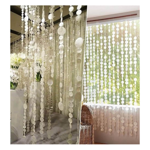 Disque de coquillage Capiz naturel, fait main, double trou, ornement suspendu artisanal, blanc irisé, pour mariage, luxe moderne - Product Image 4