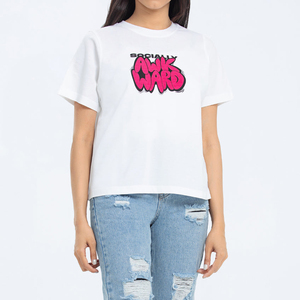 Camiseta Blanca de Manga Corta con Cuello Redondo y Estampado de Grafiti Rosa, Corte Regular, Estilo Casual para Hombre - Product Image 5
