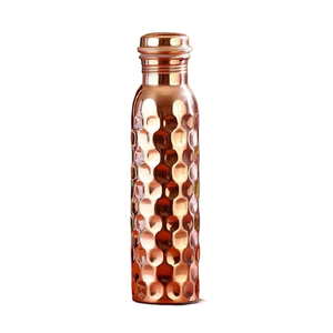 Botella de Agua de Cobre Clásica y Elegante Vantage Ayurveda 1000ml, Cobre Puro, Personalizable, Ecológica, Portátil, en Oferta - Product Image 1