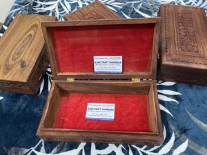 Caja de Madera Rectangular Ecológica para Guardar Joyas y Regalos, Interior Suave para Artículos Delicados, Decoración de Mesa para Navidad y Año Nuevo Chino - Product Image 4