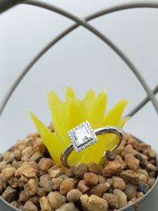 Anillo de Lujo Unisex de 2 Quilates, Oro Sólido de 10K, Certificado IGI, Tendencia en Anillos, Diamante Cultivado en Laboratorio VVS/VS EF, Corte Princesa, Clásico para Bodas y Fiestas - Product Image 3