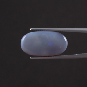 Opale naturelle blanche en vrac, 7,88 carats, taille ovale 21x11mm, certifiée IGI, taillée à la main, polie, avec traitement de cirage/lustrage léger - Product Image 1