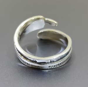 Anillo de Plata de Ley 925 con Diseño de Pluma, Diseño Minimalista, Unisex, para Uso Diario - Product Image 3