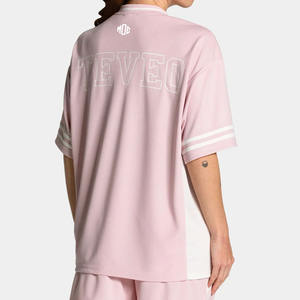 Camiseta de Fútbol Americano Transpirable para Mujer, Ligera, de Malla, con Cuello en V, Impresión de Número Personalizada, Corte Holgado, Marca Privada OEM, Ropa Deportiva USA - Product Image 4