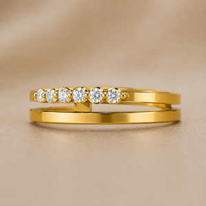 Bague empilable en diamant de culture |   Or jaune 18 carats |   Bague de mariage à sept pierres serties clos |   OEM ODM Bijoux fins - Product Image 1