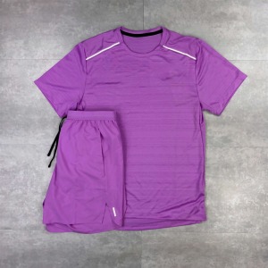 ชุดเสื้อยืดแขนสั้นและกางเกงขาสั้น 2 ชิ้น สไตล์สตรีทแวร์สำหรับผู้ชายช่วงฤดูร้อน ผ้าโพลีเอสเตอร์/คอตตอนผสม ระบายอากาศได้ดี สวมใส่สบาย สามารถสั่งทำได้ - Product Image 1