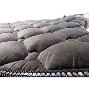 Tapis de selle en velours personnalisé pour cheval, tapis d'équitation anglais, doublure en maille, rembourrage en polyester, tout usage, fabricant OEM équestre - Product Image 4