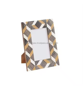 Cadre photo en résine fabriqué à la main Décoration intérieure Vente en gros Cadre photo personnalisé - Product Image 1