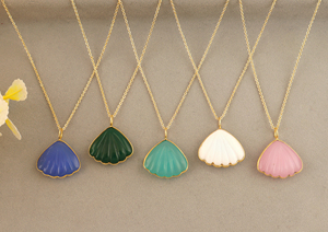 Pendentif de mode en laiton plaqué or 18 carats, forme coquillage sculpté, style minimaliste naturel, vente en gros, bijoux de mode les plus vendus - Product Image 5