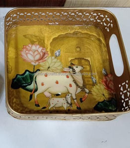 Plateau décoratif rond en fer forgé, motif Pichwai Lotus Vache, avec poignée découpée dorée, idéal pour les cadeaux de mariage - Product Image 6
