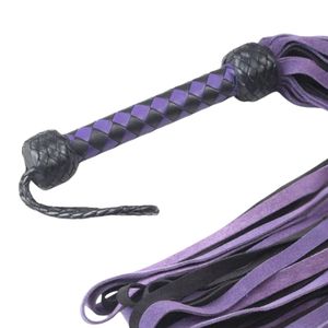 Flogger en cuir de vache véritable avec des franges douces et une poignée ergonomique pour jeux BDSM à impact - Product Image 2