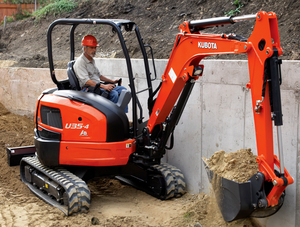 Mini-excavatrice Kubota U35-4 à rotation zéro, puissante, avec une construction robuste, des hydrauliques avancées et une maniabilité flexible. - Product Image 6