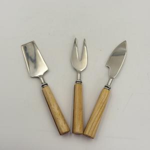 Espátula para Queso y Mantequilla de Acero Inoxidable con Mango de Madera y Resina, Cortador de Queso Clásico de Acero Inoxidable con Mango de Resina de Lujo - Product Image 2