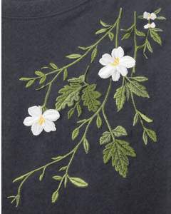 T-shirt Femme Noir Charbon Broderie Florale Coton Doux Col Rond Manches Courtes Décontracté Léger Confortable pour l'Été - Product Image 6