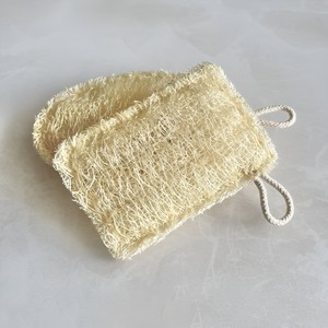 Éponge à récurer vegan de qualité supérieure, idéale pour la vaisselle et les ustensiles de cuisine. - Product Image 2