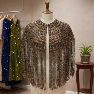 Cape de mariée de style vintage, richement ornée de perles et de franges, avec motif ondulé de perles de luxe, vente en gros, fournisseur d'usine - Product Image 3