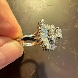 Bague de fiançailles Moissanite Halo en argent sterling 925 plaqué or, coupe princesse, vintage, luxe, pour femme - Product Image 1