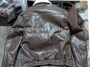 Custom Men Crocodile Embossed Real Leather <b>Jacket</b> Wholesale Brown Fur Collar Winter Bomber <b>Jacket</b> Factory Supplier - Product Image 4