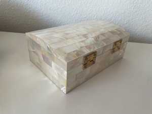 Boîte de rangement pour bijoux en incrustation de nacre exclusive, organisateur décoratif artisanal pour bijoux, accessoires, trésors et cadeaux haut de gamme - Product Image 5