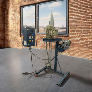 Homogénéisateur industriel à haut cisaillement avec mélangeur de levage hydraulique - Product Image 2