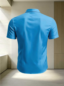 เสื้อเชิ้ตแขนสั้นสีน้ำเงินล้วนสำหรับผู้ชาย ปกคอปก ระบายอากาศได้ดี สไตล์ลำลองสำหรับฤดูร้อน พิมพ์โลโก้ได้ตามต้องการ - Product Image 4