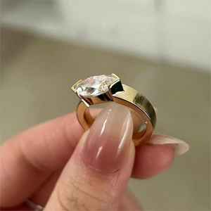 Bague solitaire en diamant de laboratoire taille marquise 2,01 carats pour femme, en or massif 14 carats, sertie clos en forme de V unique, cadeau raffiné pour partenaires - Product Image 3