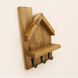Porta llaves de madera rústico hecho a mano para pared con estante decorativo en forma de casa, organizador de entrada con 3 ganchos metálicos resistentes. - Product Image 3