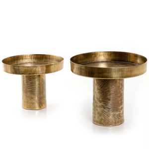 Support à gâteau rond en aluminium Royal Look avec base plaquée or antique pour la décoration de table de fête d'anniversaire - Product Image 1