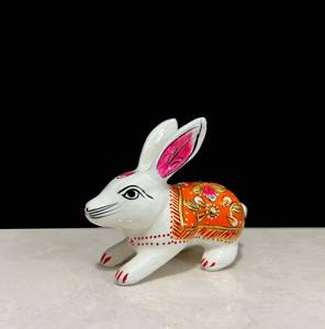 Décoration de table et de maison en métal peint à la main, représentant un lapin, artisanat Nirmala, fabriqué au Rajasthan - Product Image 6