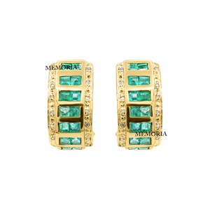 Vente en gros de boucles d'oreilles créoles en argent sterling 925 avec émeraude carrée naturelle et accent de diamant, Memoria Jewels - Product Image 2